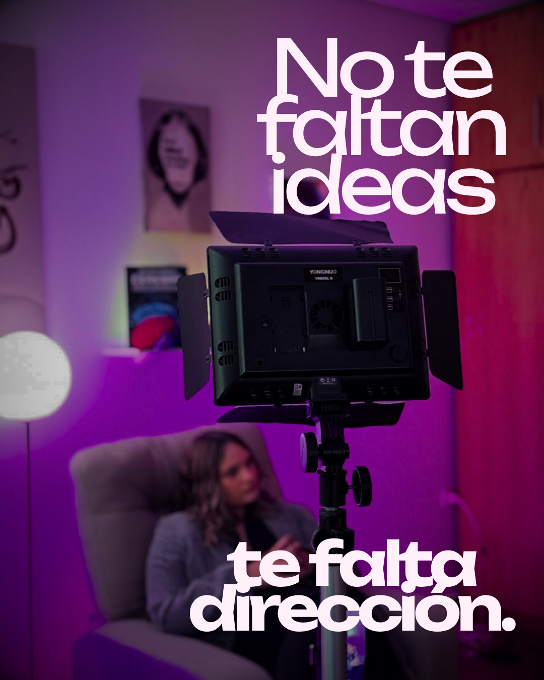 No te faltan ideas, te falta dirección. María en su estudio